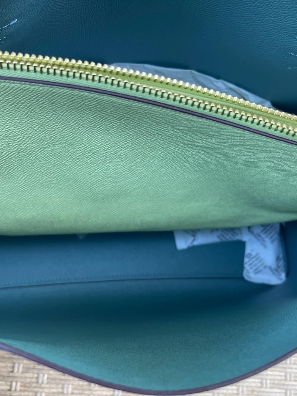 NEW COACH Mollie Tote - Picture 9 of 10